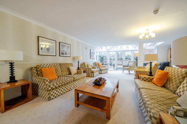 Flat 21, The Ambassador, London Road, Ascot photo 4