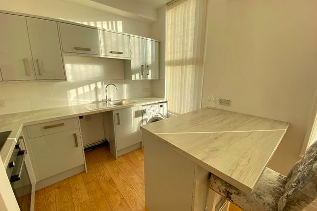 Apt 3, 2 Broughton Drive, Liverpool photo 3