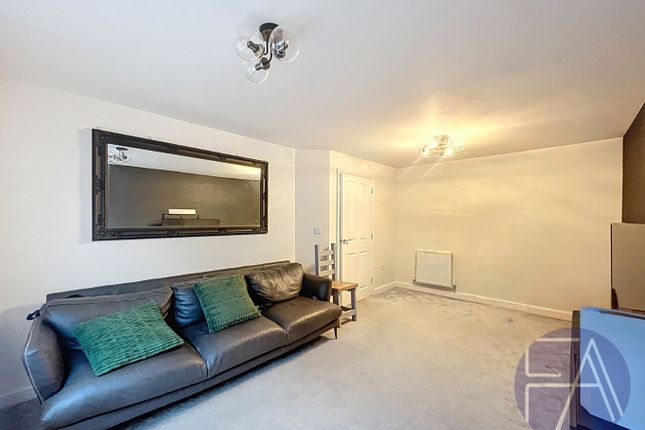 9, Calverton Drive, Southport photo 3