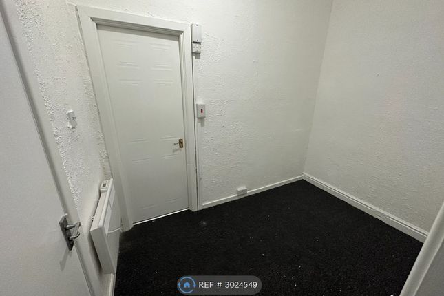 Flat, Mexborough Avenue, Leeds photo 3