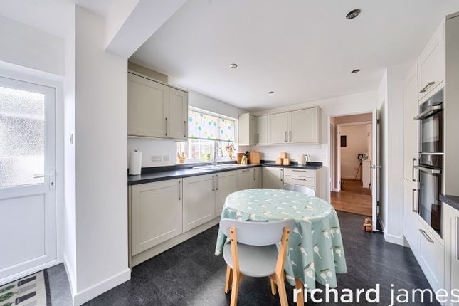 12, Whitehill Lane, Royal Wootton Bassett photo 3
