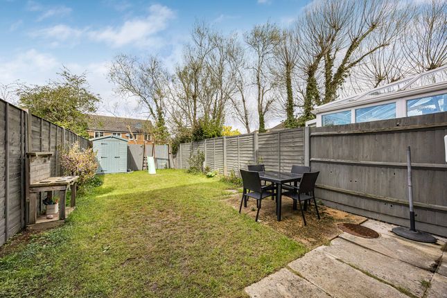 6, Sindle Close, Wokingham photo 2