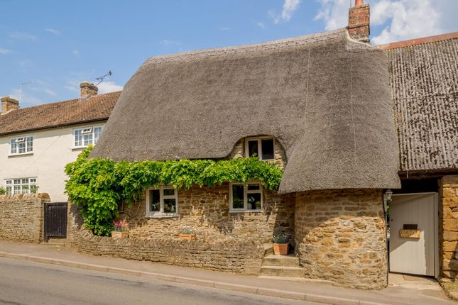 2 Bed Cottage For Sale In Cotswold Cottage Upper Tadmarton