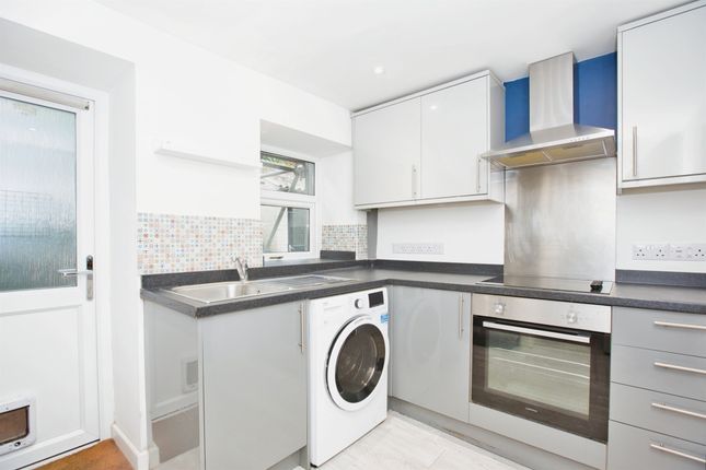 56, North Street, Crewkerne photo 3
