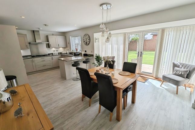 6, Betony Close, Wotton-Under-Edge photo 2