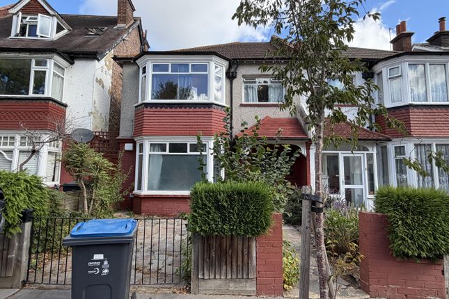 2-bed flat on 15A, Craignish Avenue, London, £240,000