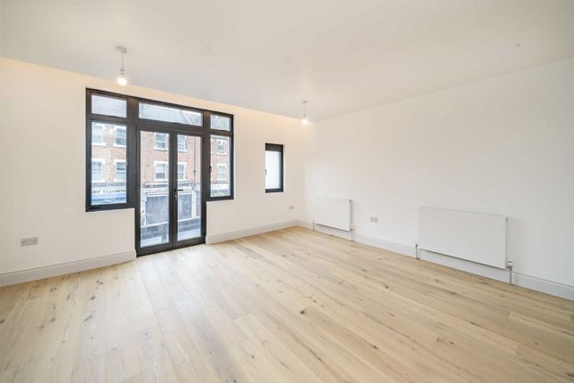 Flat 1, 1st Floor, 76, Northfield Avenue, London photo 2