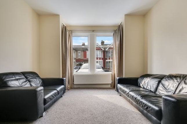 142, Cambridge Road, Ilford photo 4