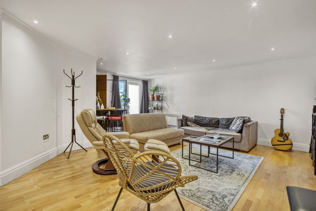 Flat for sale in Seven Kings Way, Kingston Upon Thames