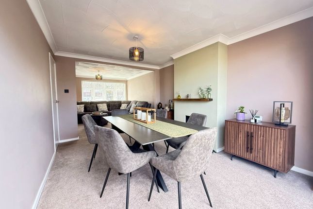 27, Woodberry Drive, Sittingbourne photo 4