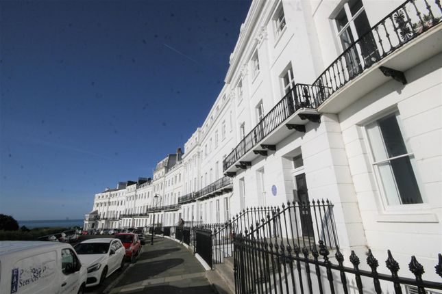 Flat for sale in Lewes Crescent, Brighton