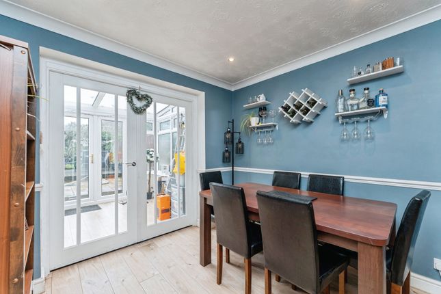 30, Royal Drive, Flintshire photo 4