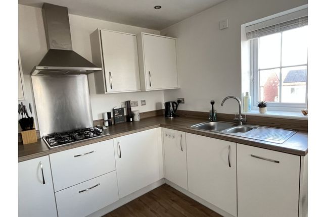 36, Red Hall Avenue, Wakefield photo 4