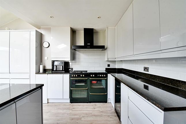 59, Lodge Close, Bengeo photo 4