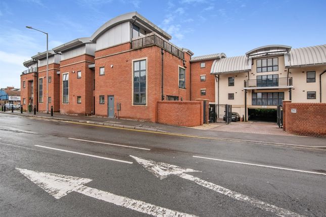 Flat for sale in Bath Road, Worcester