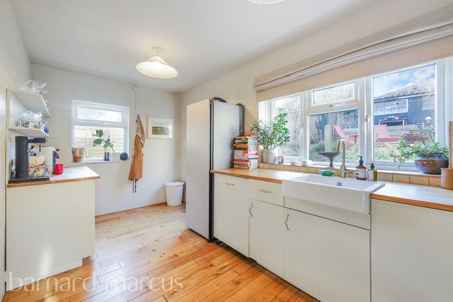 Flat for sale in Brighton Road, Hooley, Coulsdon