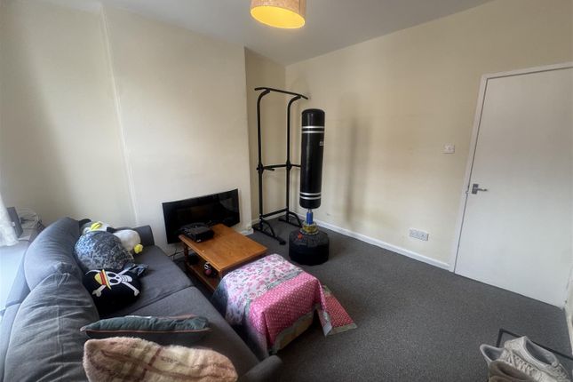 8, Oakland Street, Nottingham photo 5