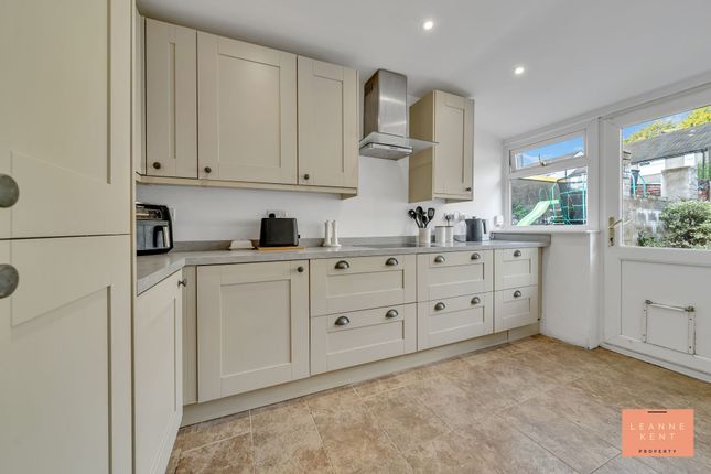 26 Llwyn On Street, Caerphilly photo 4