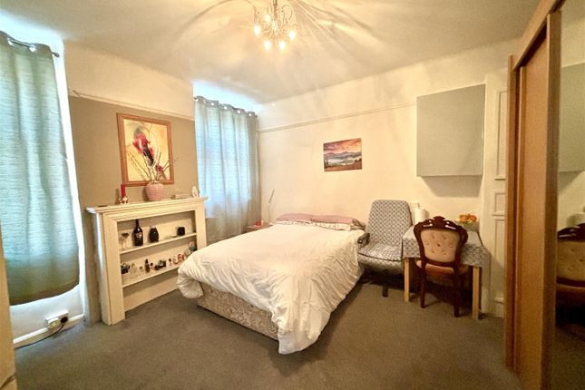 747A, London Road, Westcliff-On-Sea photo 3