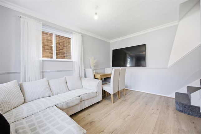 10, Frankswood Avenue, West Drayton photo 4