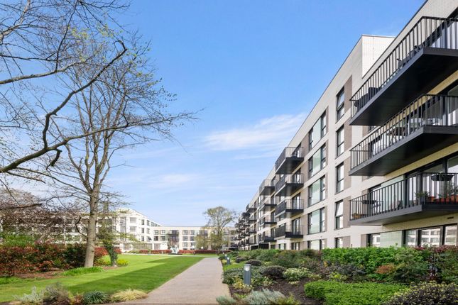 Flat for sale in Laurina Apartments, 10 Carnation Gardens, Hayes