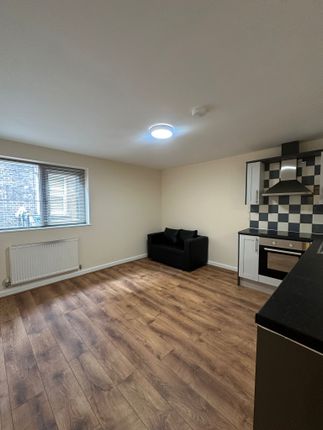 Flat 5, 46-48 Cardigan Street, Luton photo 2