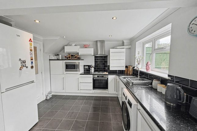 6, Springwood Close, Plymouth photo 2