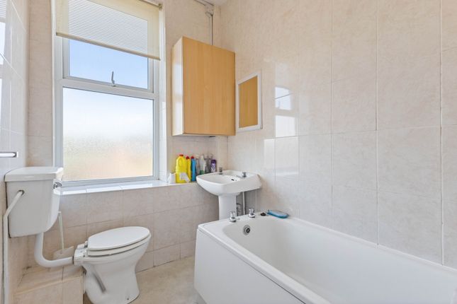 Flat 3, 126 Pinderfields Road, Wakefield photo 5