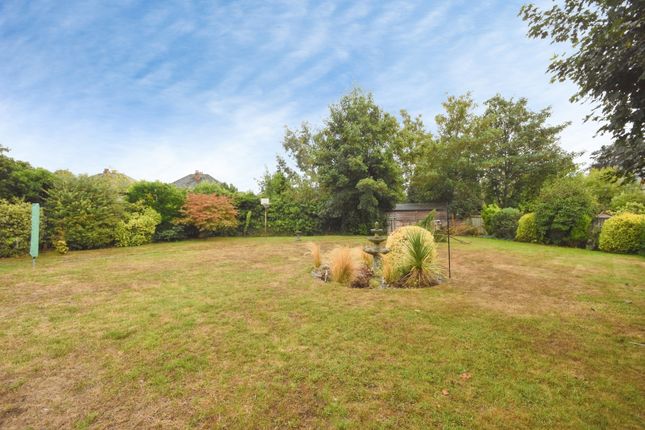 32, Rochester Way, Suffolk photo 3