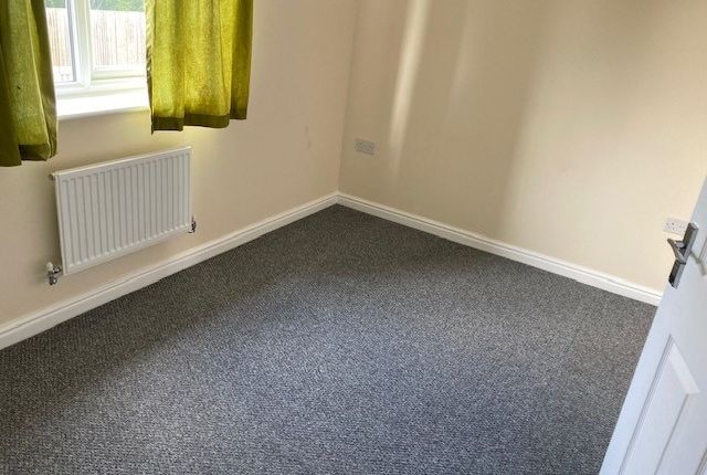 68, Ferrous Way, LINCOLN photo 3