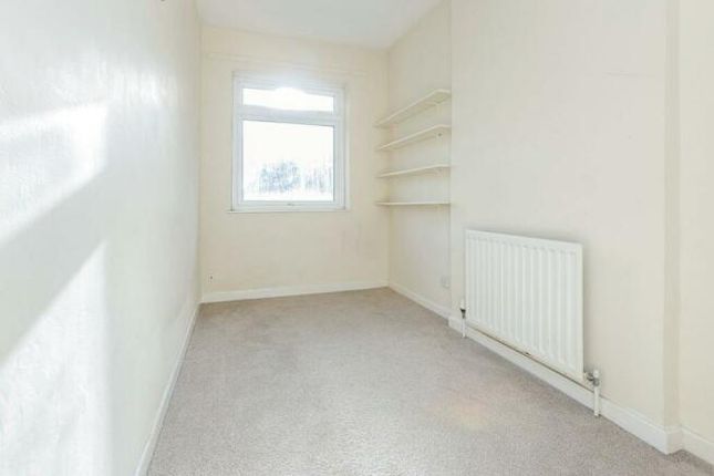 8, HINCKLEY photo 5
