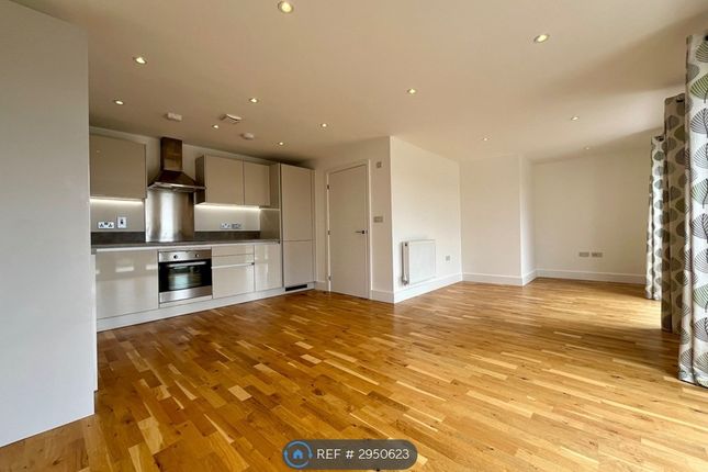 Flat, Albertine Grove, West Wickham photo 3