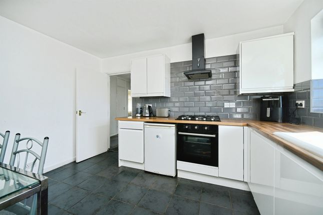 5, Swanborough Drive, Brighton photo 3