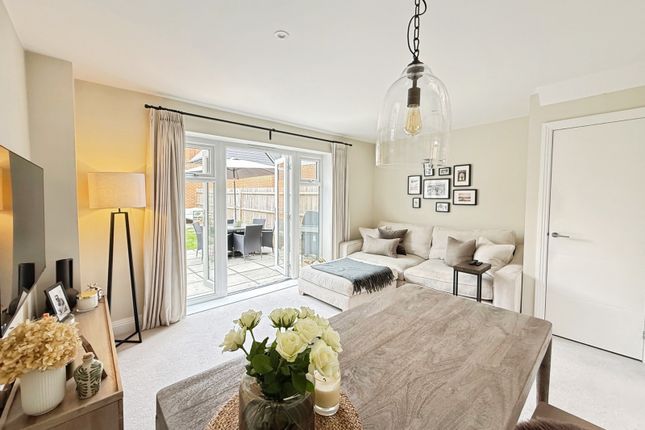 1, Heath Lane, Camberley photo 3