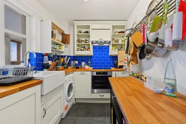 Flat 24, Bishops Court, 110, Matthias Road, London photo 4