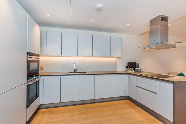 Marketing 43 Cascade Court, Vista Chelsea Bridge, 1 Sopwith Way, London photo 4