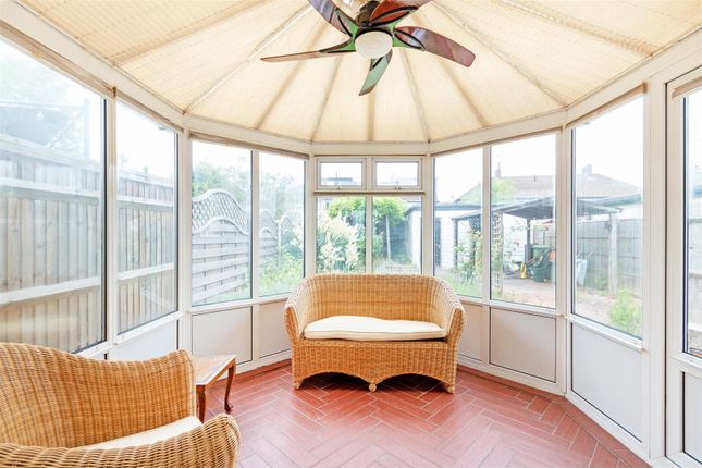 125, Westway, Raynes Park photo 4