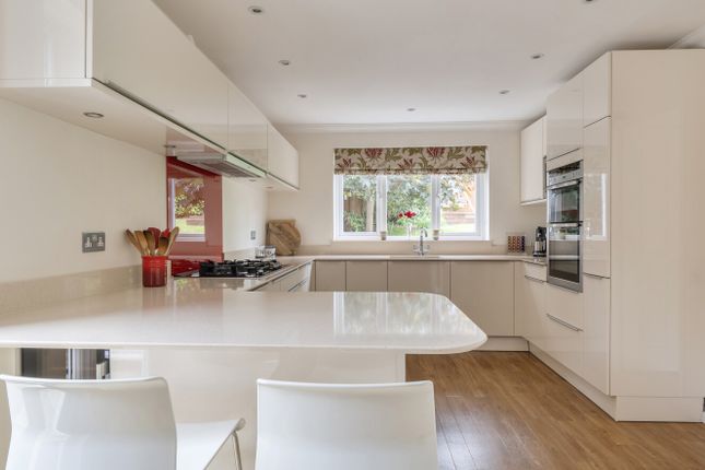 33, Fletcher Gardens, Berkshire photo 2