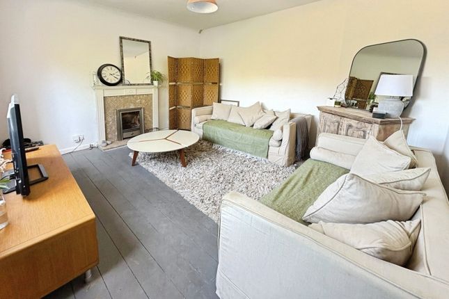 10, Rosemary Avenue, Ash Vale photo 3