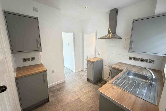 8, Allens Cottages, Worksop photo 3