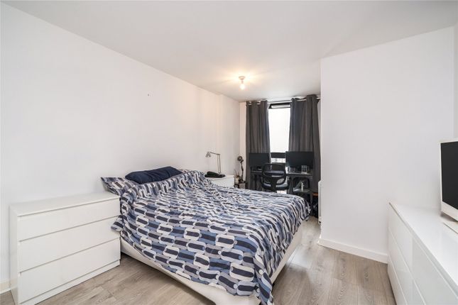 Flat 38,, Fondant Court, Bow photo 4