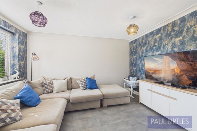 12, Lydney Road, Manchester photo 4