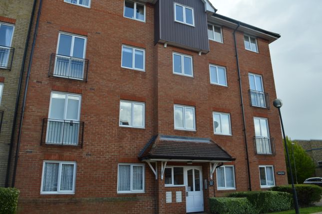 Thumbnail Flat to rent in Sutton Court, Crane Mead, Ware