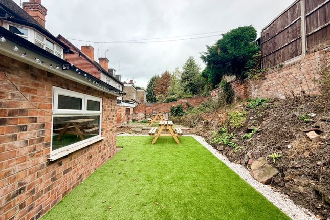 11 Rolleston Drive, Nottingham photo 4