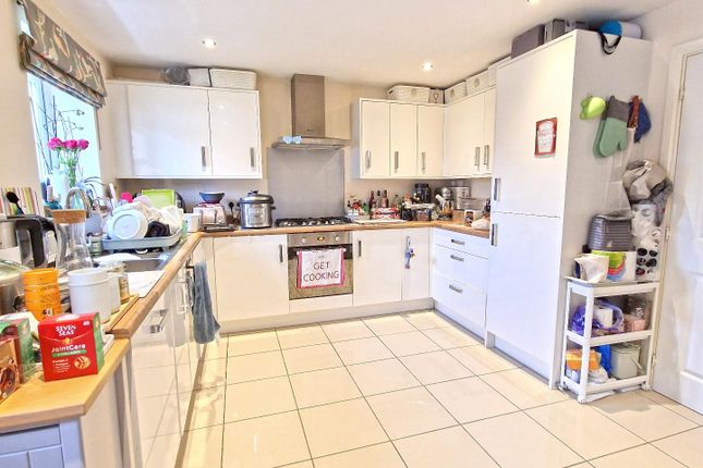 39, Whitelands Way, Bicester photo 3