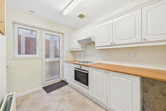 23 Meadow Gardens, Crediton photo 2