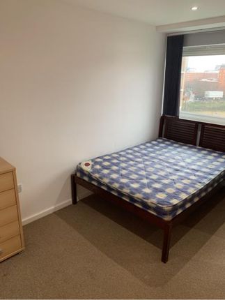 Flat to rent in Masshouse Plaza, Birmingham