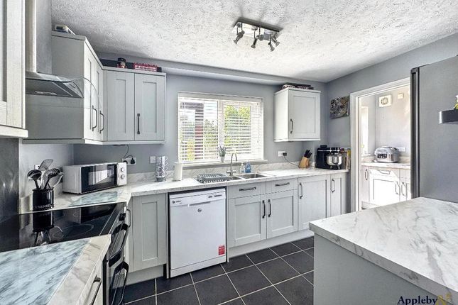 2, Silver Meadows, Trowbridge photo 4