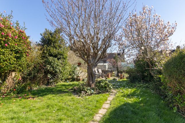 54 Orchard Side, Chichester photo 4