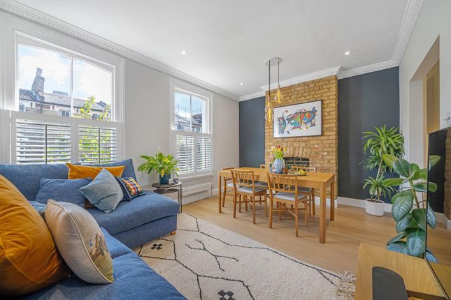Flat for sale in Dalyell Road, London
